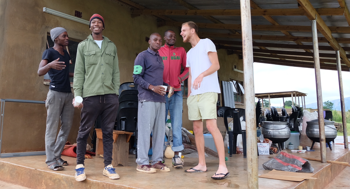 Gruppenfoto von links Kwanele, Mkhulisi, Mcolisi, Mthandi und ich