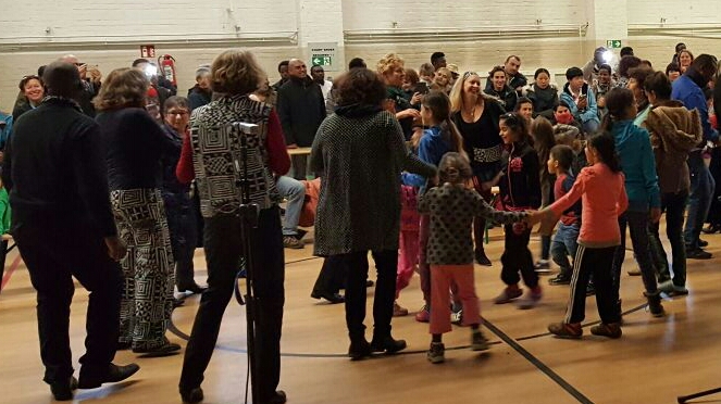 Konzert in der Turnhalle von Spinelli