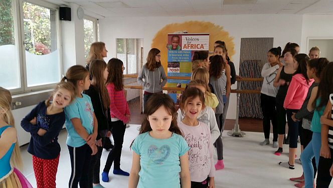 Girls Club Tanztheater Corrina Clack